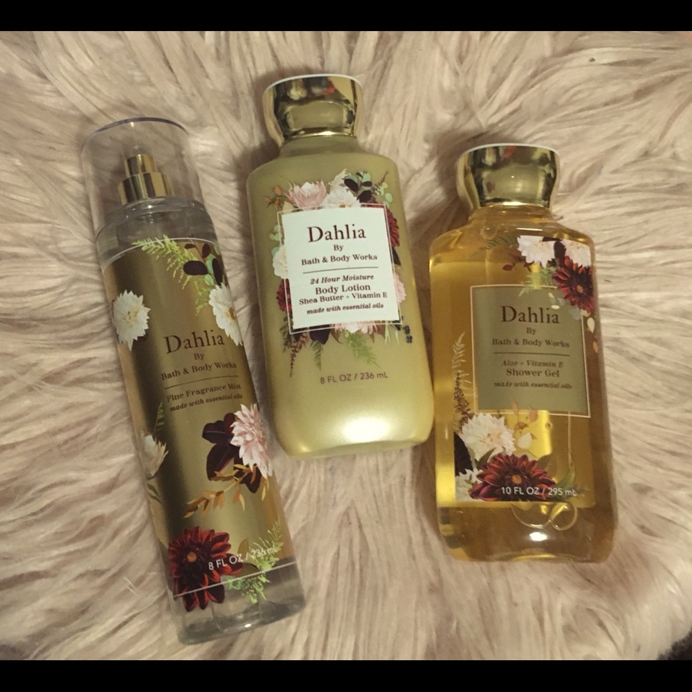 Bath & Body Works Gift Set -Dahlia